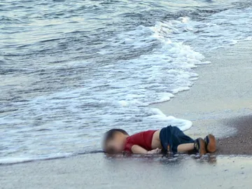La muerte de Aylan, una imagen que indujo a promesas que se ahogaron con el pequeño La muerte de Aylan, una imagen que indujo a promesas que se ahogaron con el pequeño