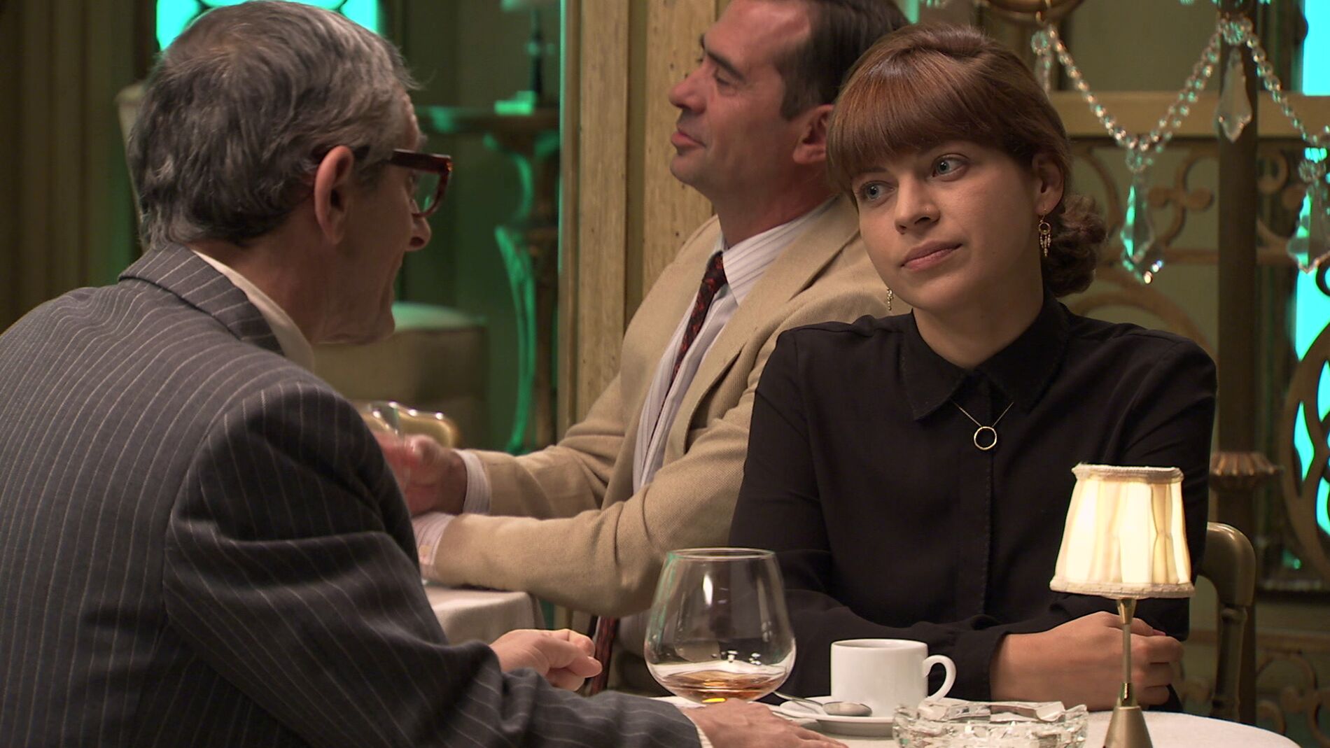 Nuria se interesa por Jaime Novoa