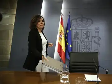 La vicepresidenta del Gobierno en funciones, Soraya Sáenz de Santamaría, ha apelado a la "responsabilidad" del líder socialista La vicepresidenta del Gobierno en funciones, Soraya Sáenz de Santamaría, ha apelado a la "responsabilidad" del líder socialista