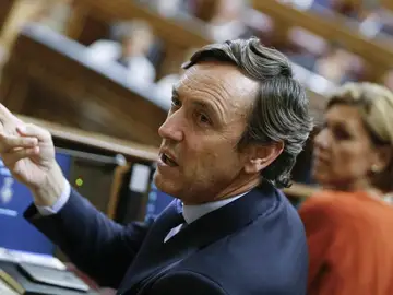 El portavoz del PP, Rafael Hernando, durante la votación de investidura del candidato a la presidencia del Gobierno El portavoz del PP, Rafael Hernando, durante la votación de investidura del candidato a la presidencia del Gobierno