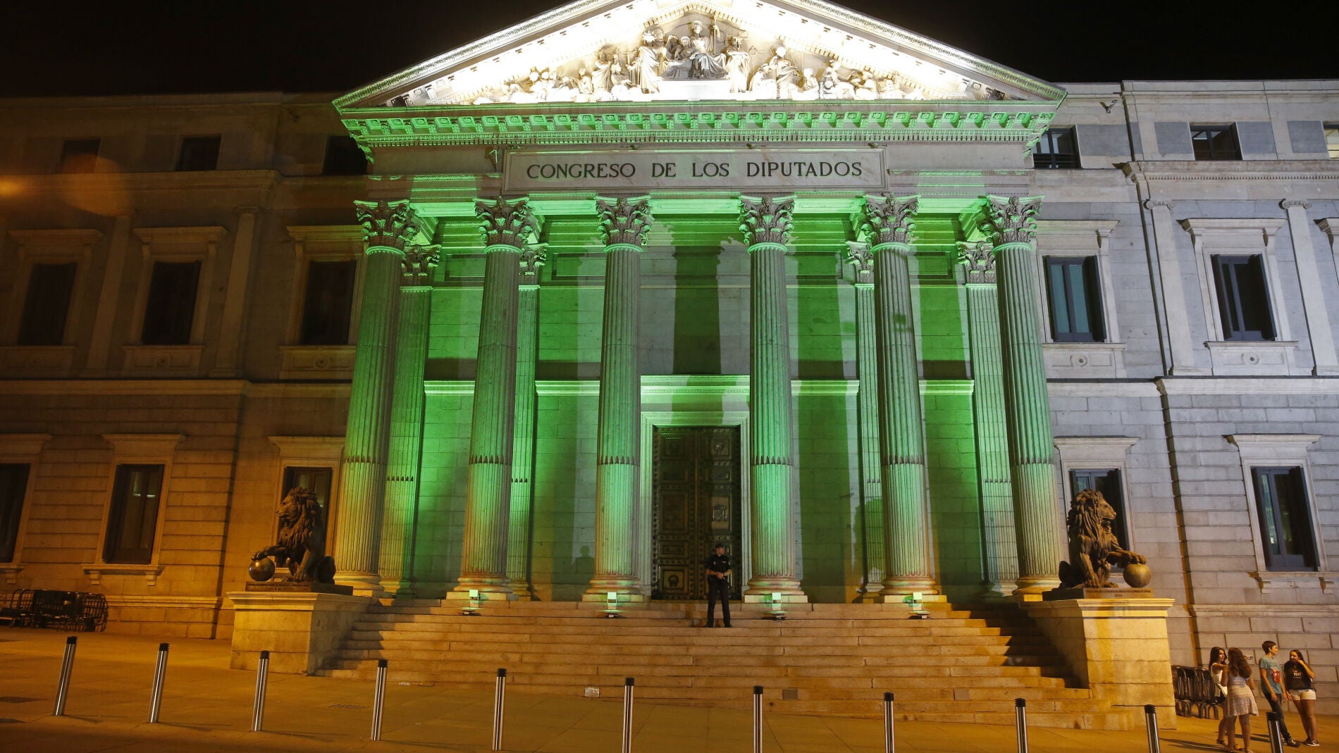 El Congreso de los Diputados iluminado