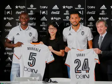 Layhoon, con Mangala, Garay y Pitarch Layhoon, con Mangala, Garay y Pitarch