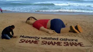 Hpmenaje a la muerte de Aylan Kurdi causa una gran oleada de indignación Hpmenaje a la muerte de Aylan Kurdi causa una gran oleada de indignación