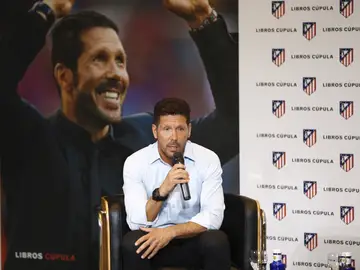 El Cholo Simeone en la presentación de su libro El Cholo Simeone en la presentación de su libro
