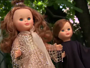 Frame 26.244937 de: La famosa "Nancy" abre ahora su armario a la alta costura Frame 26.244937 de: La famosa "Nancy" abre ahora su armario a la alta costura