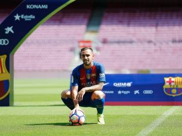 Paco Alcácer, presentado como nuevo jugador del F.C Barcelona