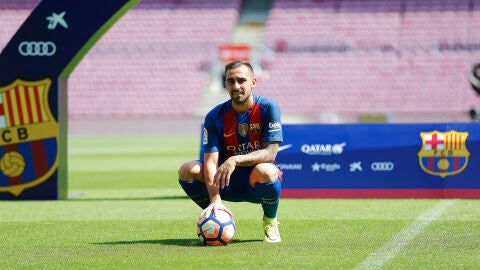 Paco Alc&aacute;cer, presentado como nuevo jugador del F.C Barcelona