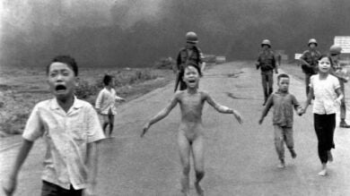 Facebook vuelve a permitir la famosa foto de 'La niña del napalm' tras la polémica generada en Noruega