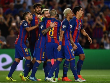 Los jugadores del Barcelona celebrando un gol