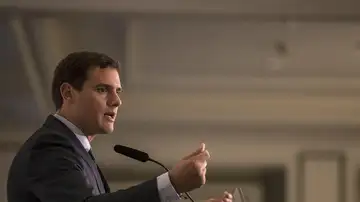 Albert Rivera, en un desayuno informativo Albert Rivera, en un desayuno informativo