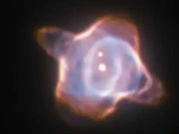 Nebulosa de Stingray, una nebulosa planetaria situada a 2400 años luz de la Tierra. Nebulosa de Stingray, una nebulosa planetaria situada a 2400 años luz de la Tierra.