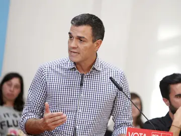Pedro Sánchez durante un acto en Galicia Pedro Sánchez durante un acto en Galicia