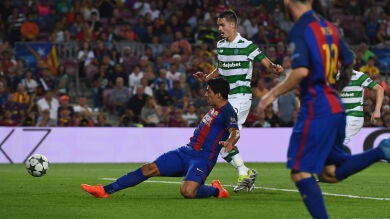 Luis Suárez firma el séptimo gol del Barça frente al Celtic tras pase de Messi
