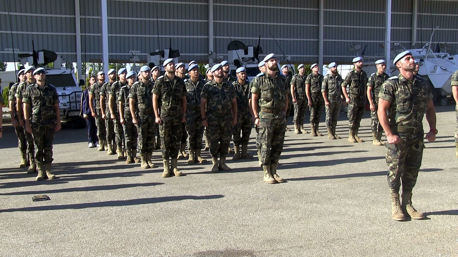 Cascos azules espa&ntilde;oles formando en la base Miguel de Cervantes, sede del contingente espa&ntilde;ol desplegado en el marco de la Fuerza Interina de Naciones Unidas en el sur del L&iacute;bano