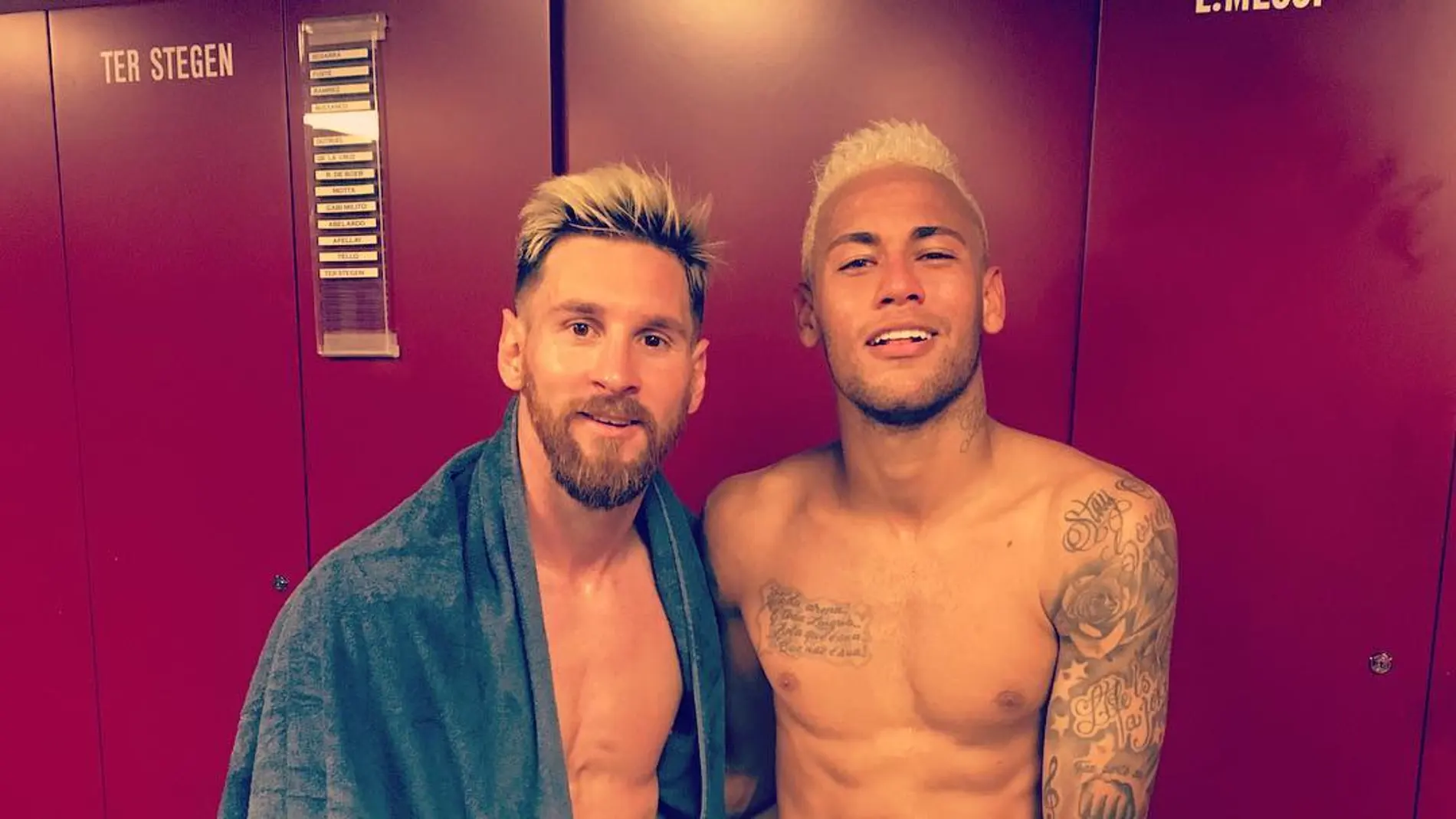 Neymar y Messi homenajean a Bola de dragón