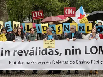 Marcha de estudiantes contra las reválidas Marcha de estudiantes contra las reválidas
