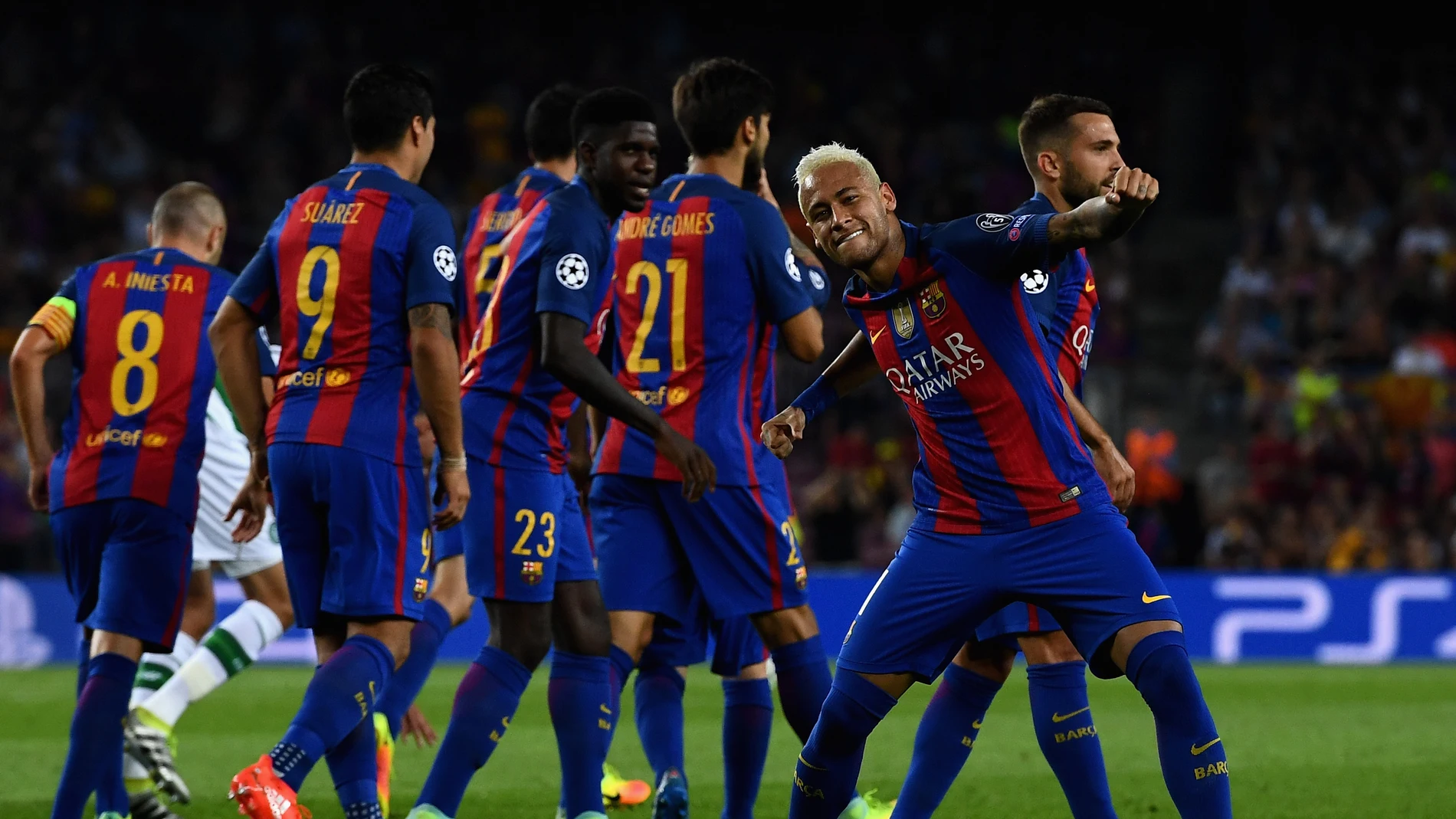 Neymar celebra su gol ante el Celtic