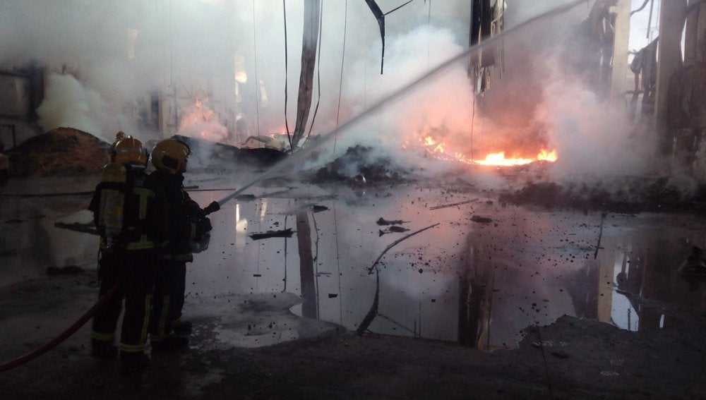 Incendio en una planta de tratamiento de pan