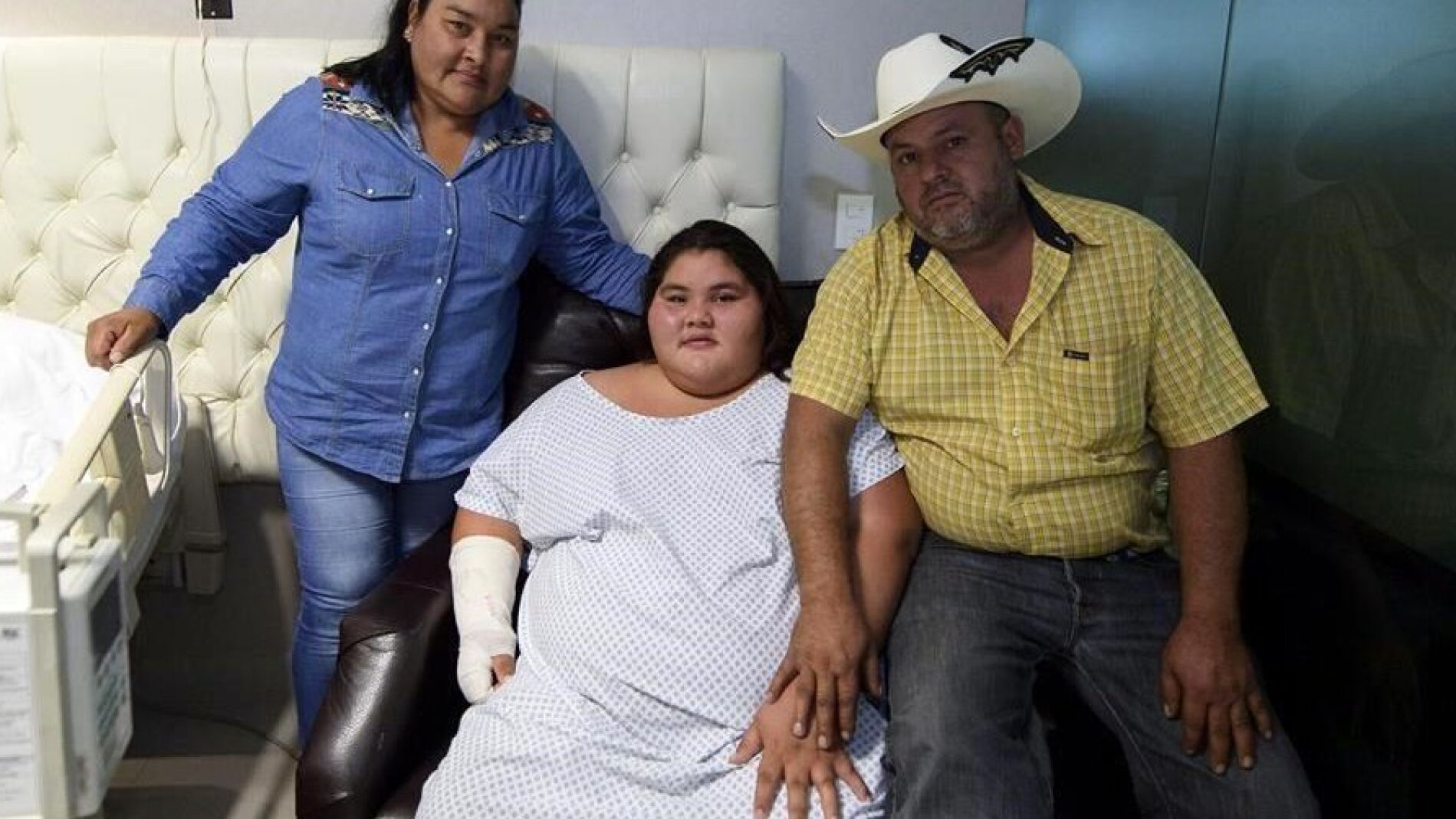 Operan con &eacute;xito a la adolescente m&aacute;s obesa del mundo