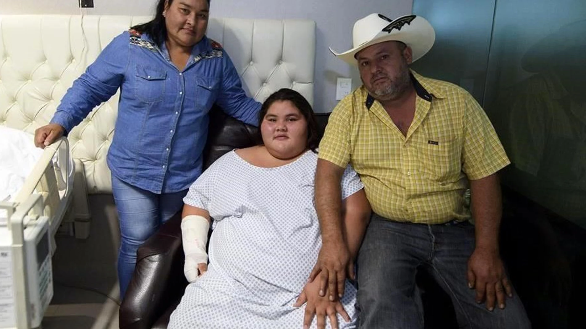 Operan con éxito a la adolescente más obesa del mundo Operan con éxito a la adolescente más obesa del mundo