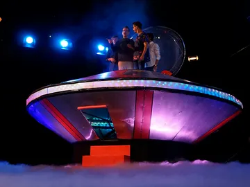 Un ovni gigante se cuela en 'El Hormiguero 3.0' Un ovni gigante se cuela en 'El Hormiguero 3.0'