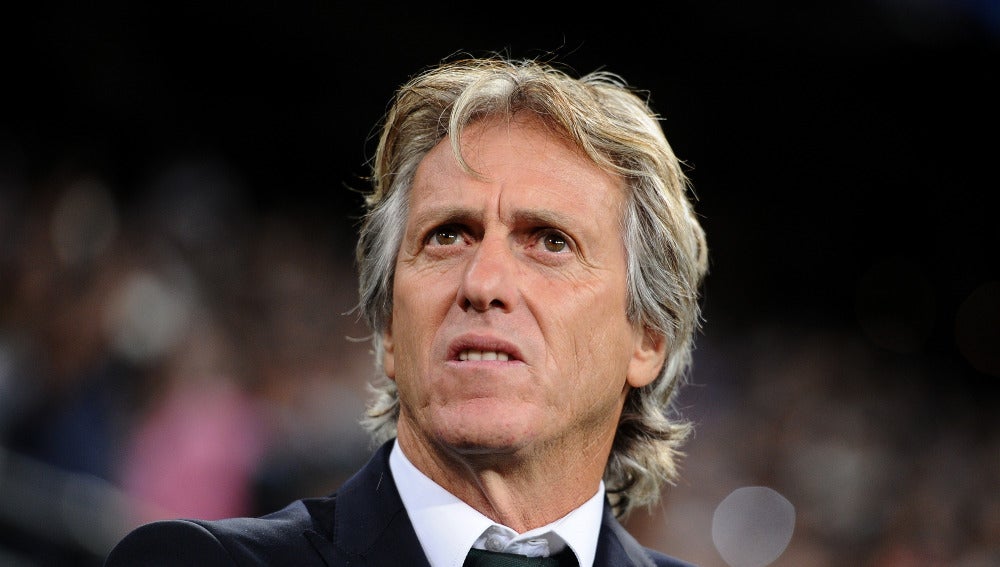 Jorge Jesús dirigiendo al Sporting de Portugal en el Bernabéu.