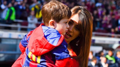Los hijos de Messi, Suárez y Piqué acuden al primer entrenamiento de la escuela del Barcelona
