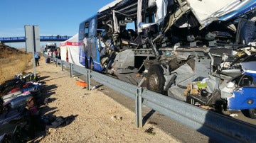 Accidente en Soria por el choque entre un autobús y un camión