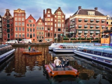 Los barcos robot por los canales de Amsterdam