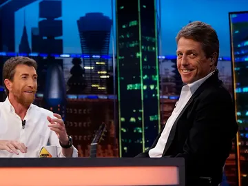 Pablo Motos a Hugh Grant: "¿Es posible amar a dos mujeres a la vez?" Pablo Motos a Hugh Grant: "¿Es posible amar a dos mujeres a la vez?"