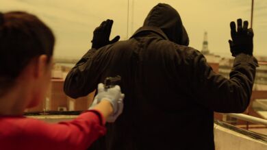 Lola acorrala al principal sospechoso de los asesinatos