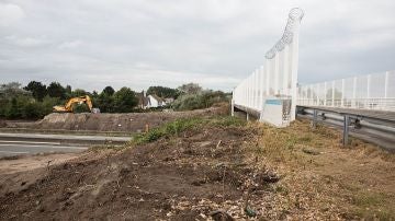 Comienzan a construir el muro en Calais