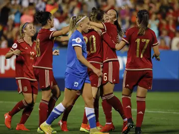La selección española festejando el 5-0 ante Finlandia. La selección española festejando el 5-0 ante Finlandia.