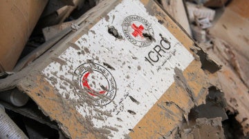 Material humanitario destruido tras el ataque a un convoy en Alepo