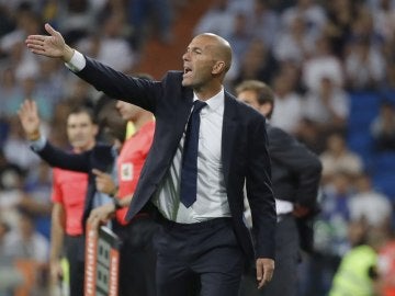 Zinedine Zidane, durante el partido ante el Villarreal Zinedine Zidane, durante el partido ante el Villarreal