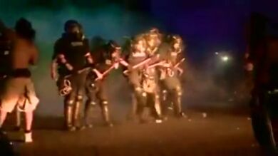 Al menos una docena de heridos por disturbios en Charlotte tras la muerte de un hombre negro a manos de Policía
