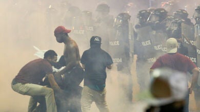 Charlotte, en estado de emergencia después de más disturbios y un herido de bala en estado crítico