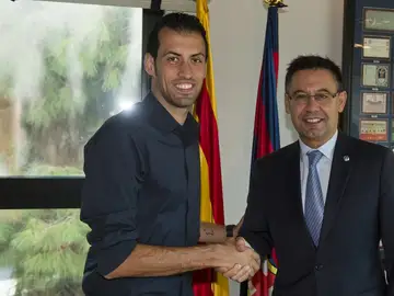 Sergio Busquets renueva hasta 2021 con el FC Barcelona Sergio Busquets renueva hasta 2021 con el FC Barcelona