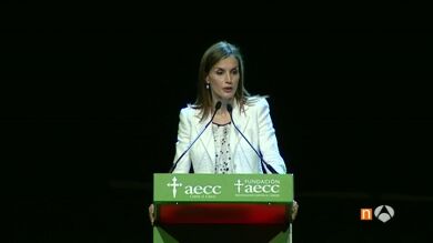 La reina preside el día Mundial de la investigación en Cáncer