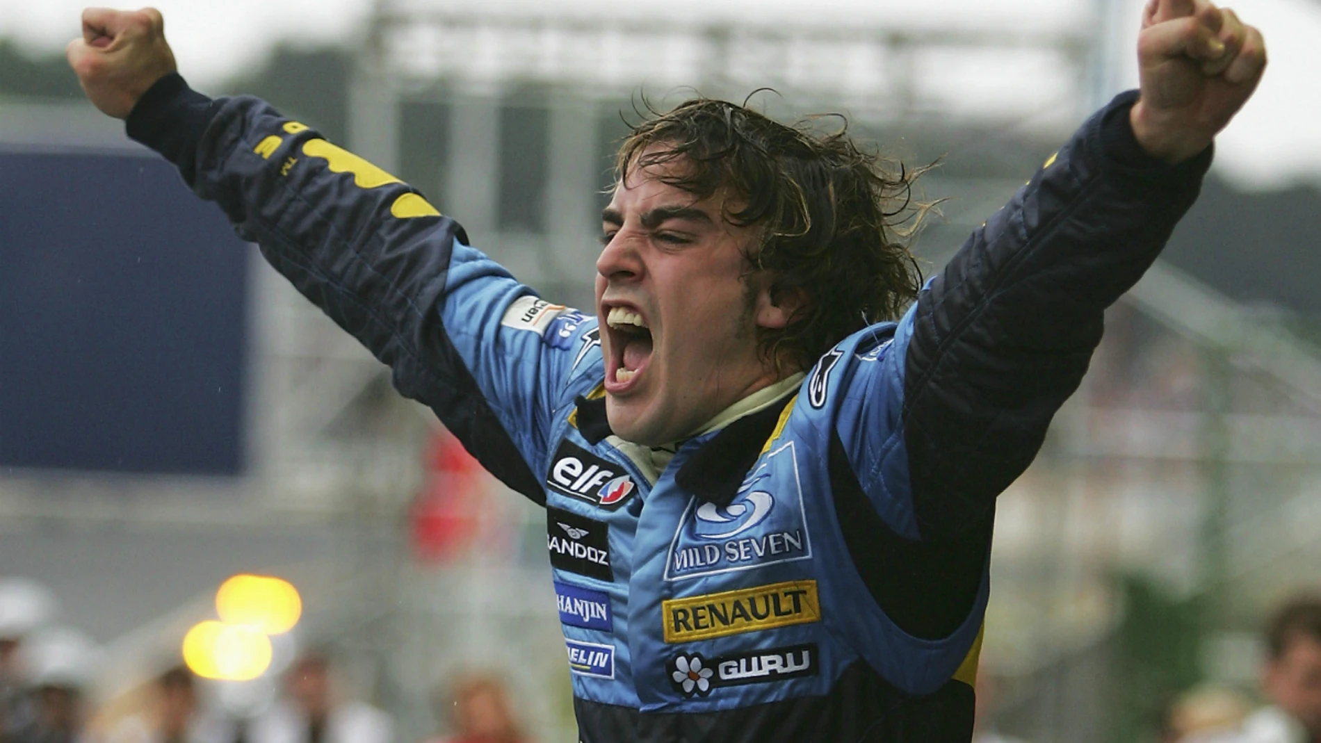 Alonso celebra su primer Mundial de F1