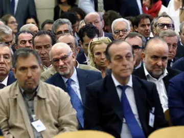 El juicio contra los contra los expresidentes de Caja Madrid Miguel Blesa y Rodrigo Rato y otros 63 usuarios de las 'tarjetas black' de Caja Madrid El juicio contra los contra los expresidentes de Caja Madrid Miguel Blesa y Rodrigo Rato y otros 63 usuarios de las 'tarjetas black' de Caja Madrid