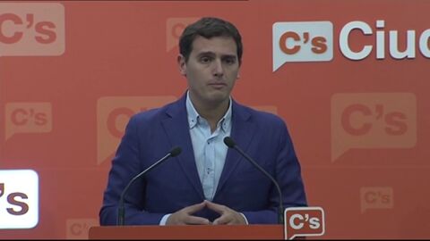 Frame 7.533253 de: Rivera pide a S&aacute;nchez que desbloquee la situaci&oacute;n y no se meta en batallas internas