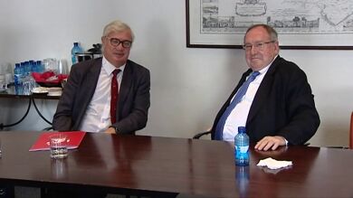 Los otros partidos políticos continúan atentos a la crisis socialista y los empresarios se muestran con preocupación