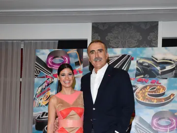 Ares y Juan y Medio definen 'El amor está en el aire' en una sola frase Ares y Juan y Medio definen 'El amor está en el aire' en una sola frase