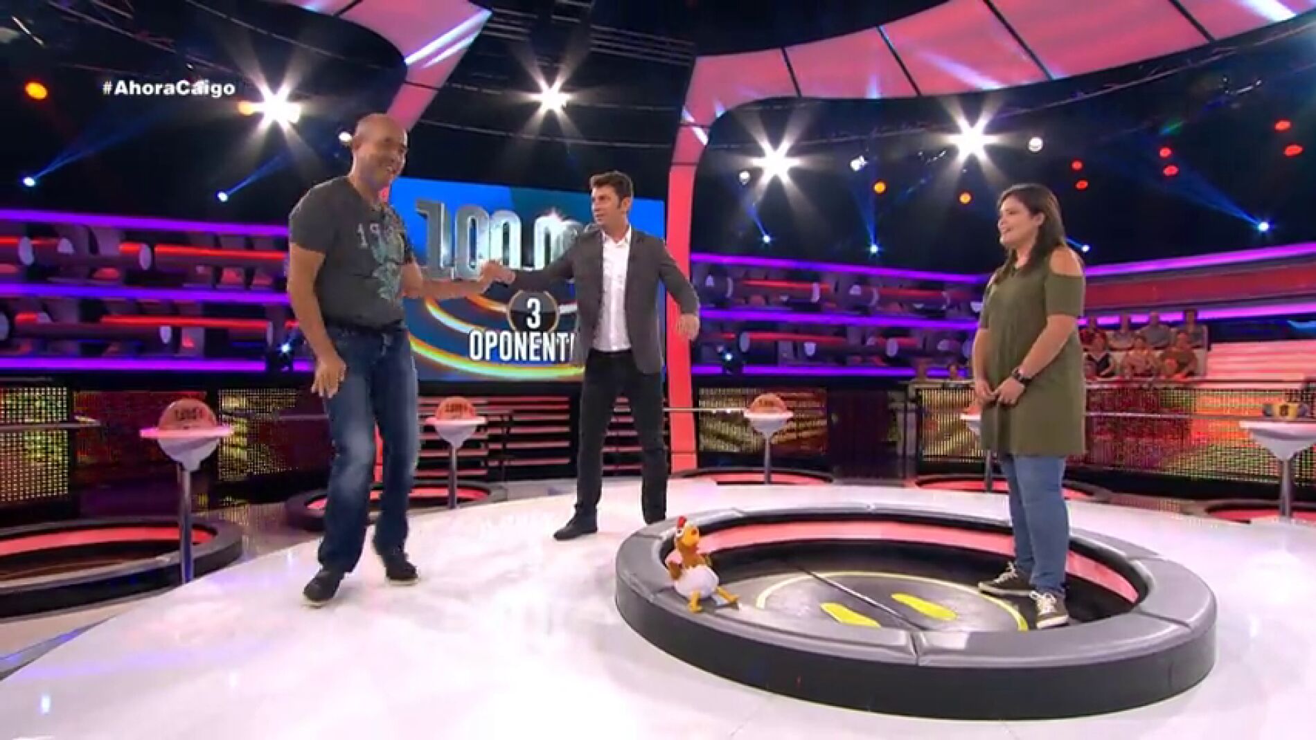 Frame 15.147963 de: Arturo Valls aprende a bailar break dance