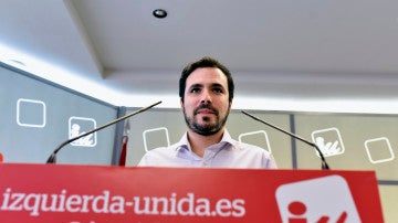 El coordinador federal de IU, Alberto Garzón, durante una rueda de prensa.