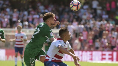 El Leganés derrota a un Granada que tampoco levanta cabeza sin Jémez
