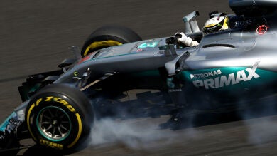 Hamilton lidera los Libres 3 de Malasia por delante de Verstappen con Sainz noveno
