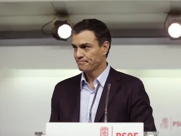 Pedro Sánchez, durante una comparecencia en Ferraz | Archivo Pedro Sánchez, durante una comparecencia en Ferraz | Archivo