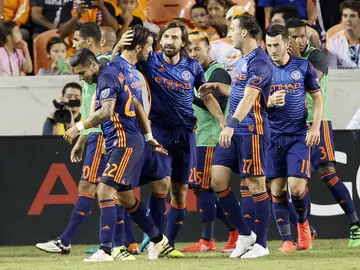 Los jugadores del New York City celebran el gol de David Villa ante el Houston Dynamo Los jugadores del New York City celebran el gol de David Villa ante el Houston Dynamo